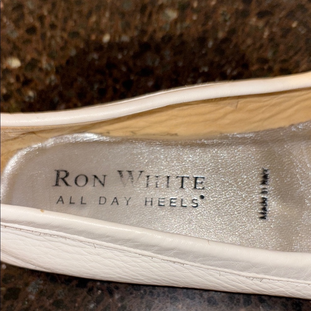 Ron White women’s driving Loafers, white with silver bow made in Italy size 5.5 - Picture 4 of 9